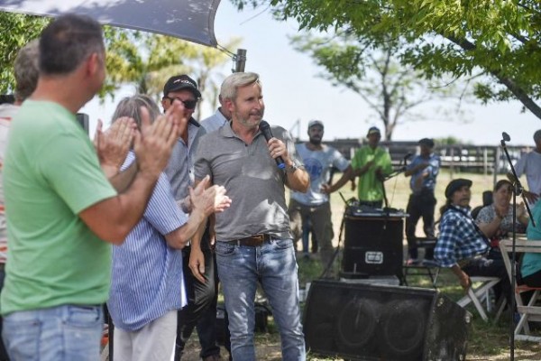 Frigerio se reunió con productores y fustigó la política agropecuaria del kirchnerismo