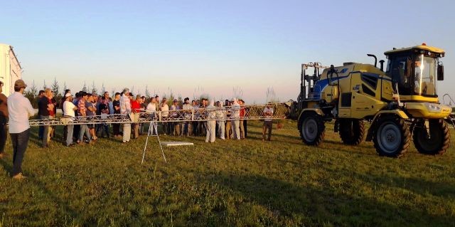 Más de 250 operarios y auxiliares de equipos pulverizadores se capacitaron en Valle María