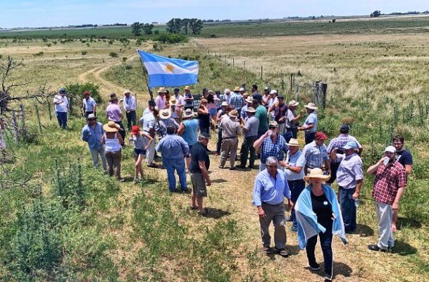 La Justicia ordenó restituir a los Robles el campo usurpado