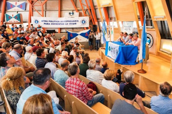 Habrá nuevas asambleas de productores y entrevistas de dirigentes con funcionarios