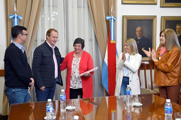 Entregaron la matrícula a la Cooperativa Agropecuaria Colonia Guardamonte