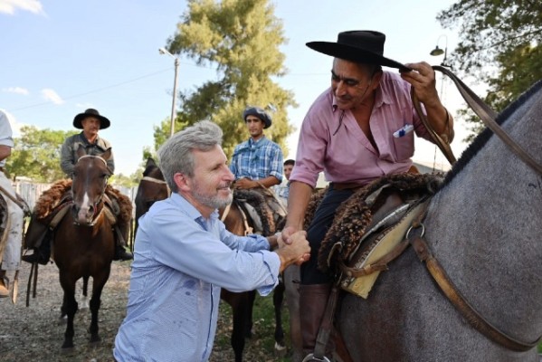 Frigerio inauguró la Fiesta del Ternero y destacó la recuperación del sector ganadero